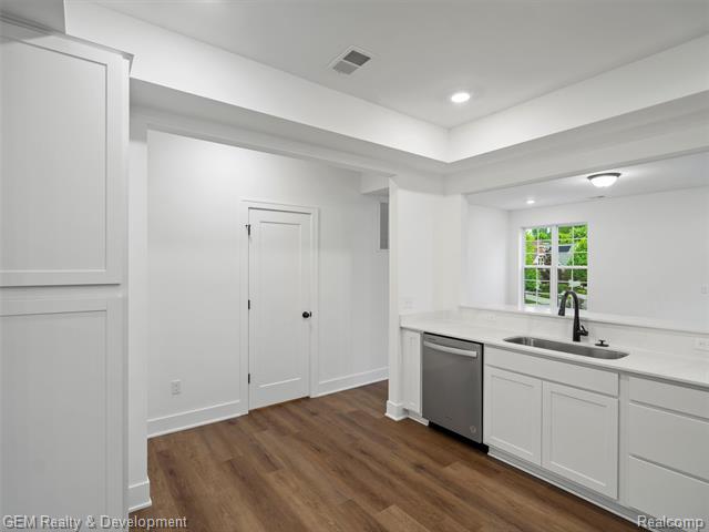 Builiding view eight for 549 Village, Milford, MI. 48381