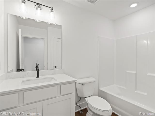 Builiding view nineteen for 549 Village, Milford, MI. 48381