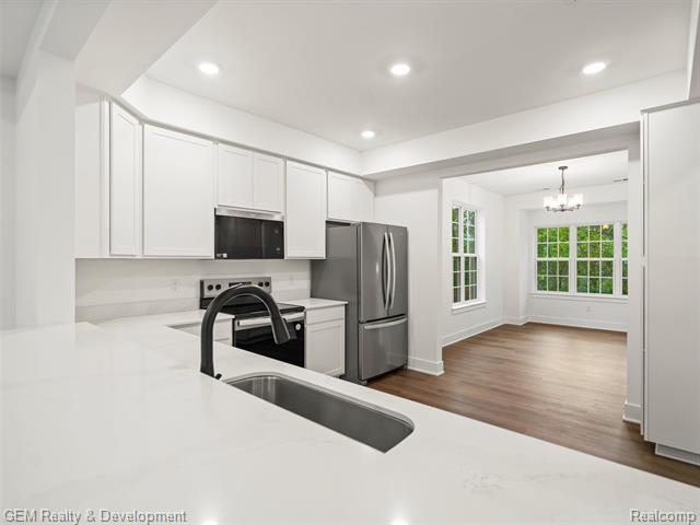 Builiding view seven for 549 Village, Milford, MI. 48381