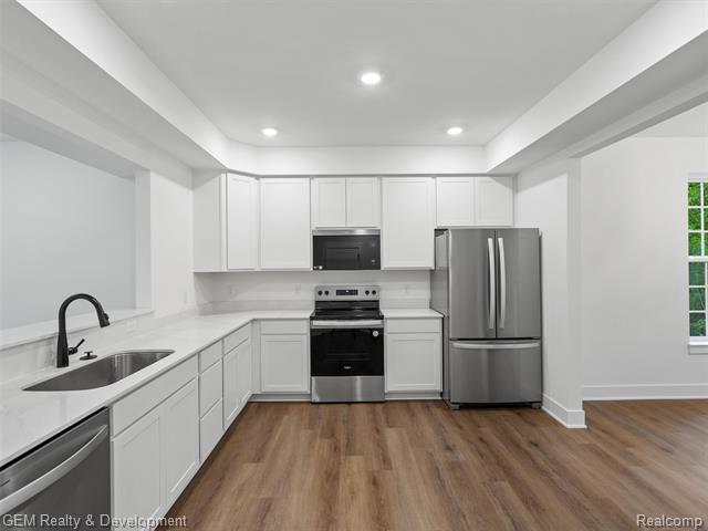 Builiding view six for 549 Village, Milford, MI. 48381