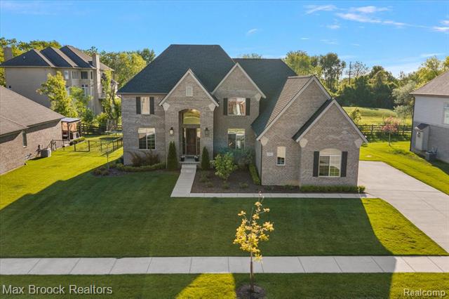front view for 1942 Nottingham Dr, Rochester, Mi. 48307
