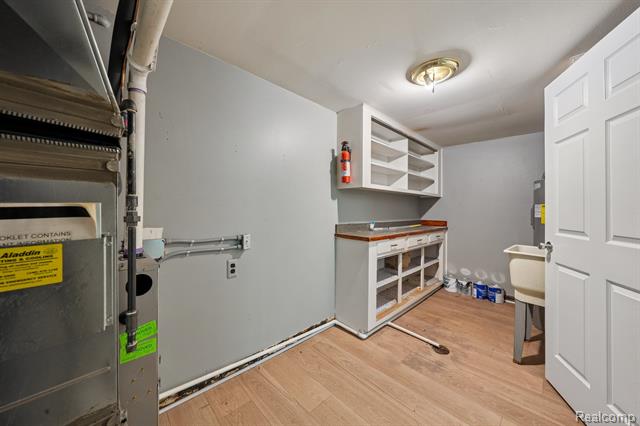 Builiding view nineteen for 1891 Meadow Dale, Rochester, MI. 48309