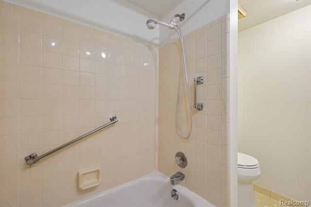 Builiding view thirteen for 1891 Meadow Dale, Rochester, MI. 48309