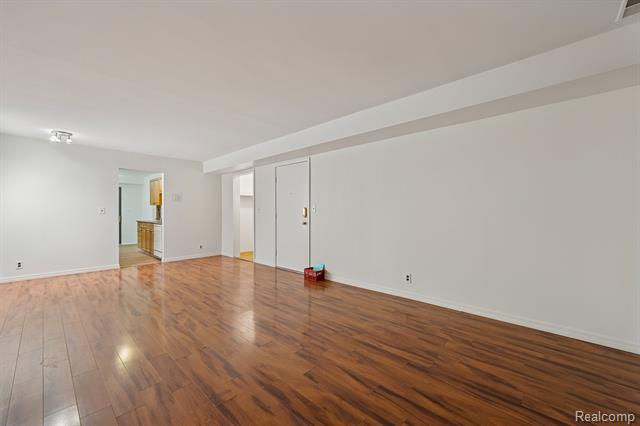 Builiding view three for 1891 Meadow Dale, Rochester, MI. 48309