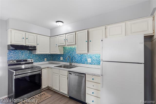 Builiding view nine for 515 Tennyson, Rochester, MI. 48307