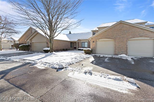 Builiding view two for 515 Tennyson, Rochester, MI. 48307