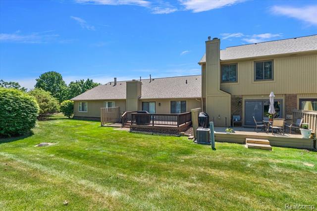 Builiding view twenty nine for 552 Tennyson, Rochester, MI. 48307