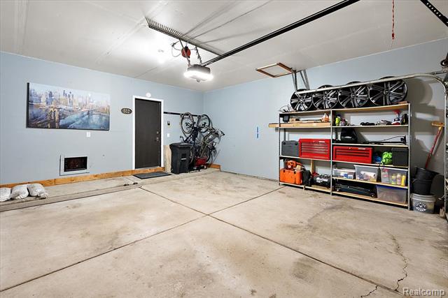 Builiding view twenty six for 552 Tennyson, Rochester, MI. 48307
