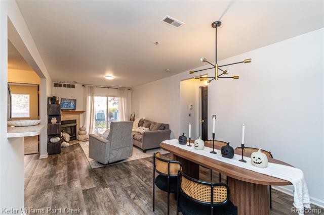 Builiding view eight for 867 Amanda, Pontiac, MI. 48340