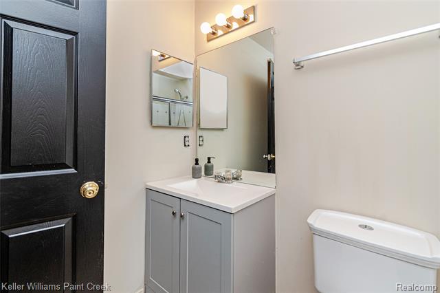 Builiding view eleven for 867 Amanda, Pontiac, MI. 48340