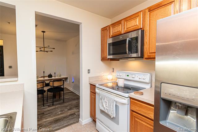 Builiding view five for 867 Amanda, Pontiac, MI. 48340