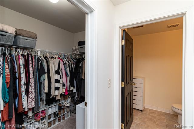 Builiding view sixteen for 867 Amanda, Pontiac, MI. 48340