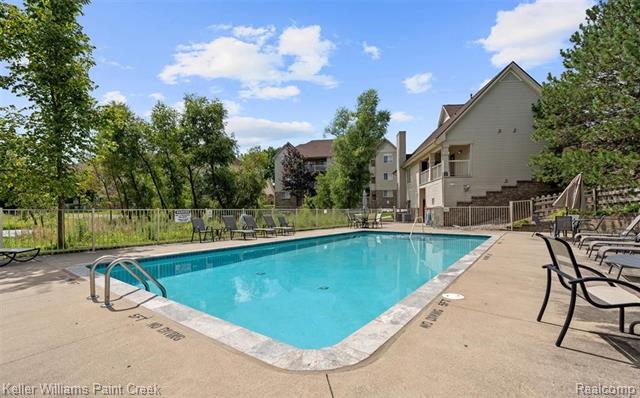 Builiding view twenty seven for 867 Amanda, Pontiac, MI. 48340