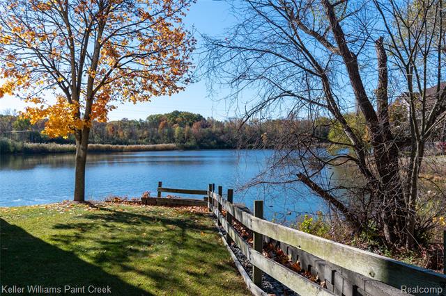 Builiding view twenty three for 867 Amanda, Pontiac, MI. 48340