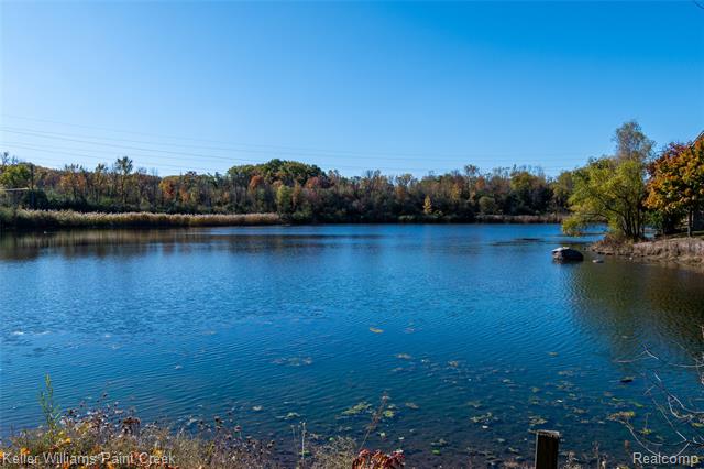 Builiding view twenty two for 867 Amanda, Pontiac, MI. 48340