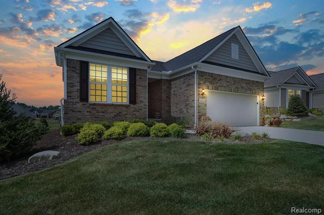 front view for 5008 Oakdale Dr, Clarkston, Mi. 48348