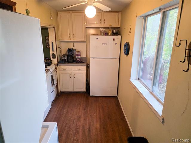 Builiding view one for 1632 Woodfield, Ortonville, MI. 48462