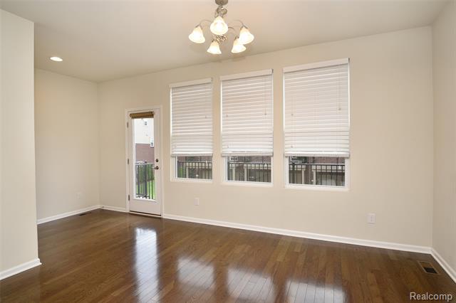 Builiding view fifteen for 2888 Glenbar, Rochester, MI. 48307