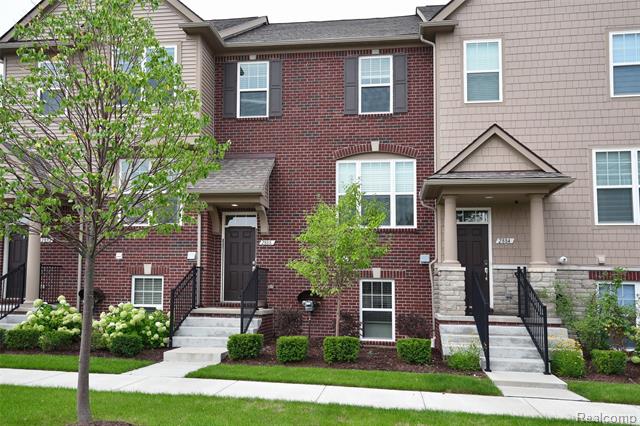 Builiding view one for 2888 Glenbar, Rochester, MI. 48307