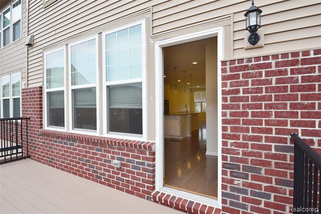 Builiding view sixteen for 2888 Glenbar, Rochester, MI. 48307