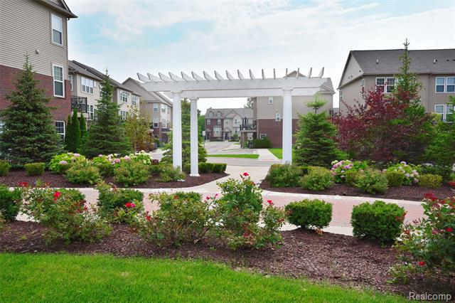Builiding view thirty six for 2888 Glenbar, Rochester, MI. 48307