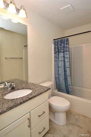 Builiding view thirty for 2888 Glenbar, Rochester, MI. 48307
