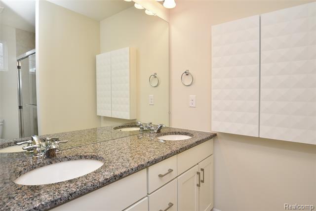 Builiding view twenty one for 2888 Glenbar, Rochester, MI. 48307