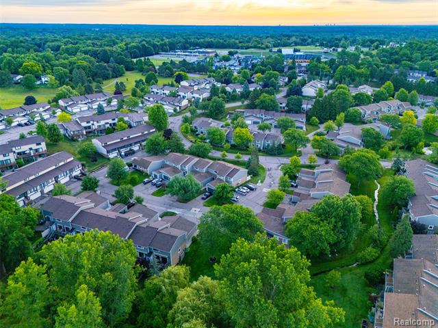 Builiding view thirty five for 1120 Washington, Northville, MI. 48167