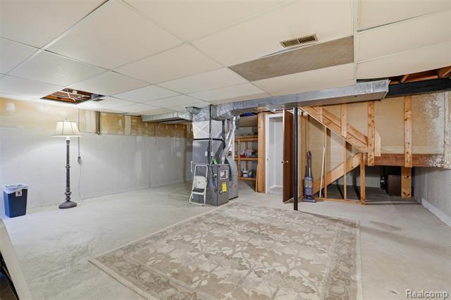 Builiding view twenty seven for 1120 Washington, Northville, MI. 48167