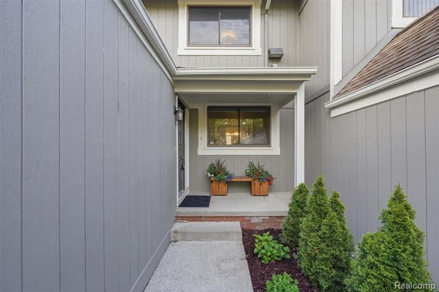 Builiding view two for 1120 Washington, Northville, MI. 48167