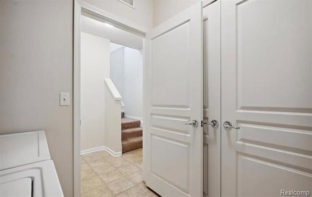 Builiding view fifteen for 27846 Hopkins, Novi, MI. 48377