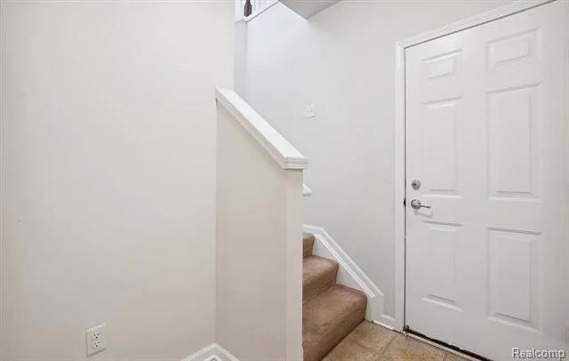 Builiding view seventeen for 27846 Hopkins, Novi, MI. 48377