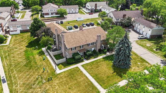 Builiding view twenty eight for 20830 Glen Haven E, Northville, MI. 48167