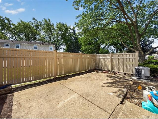 Builiding view twenty four for 20830 Glen Haven E, Northville, MI. 48167