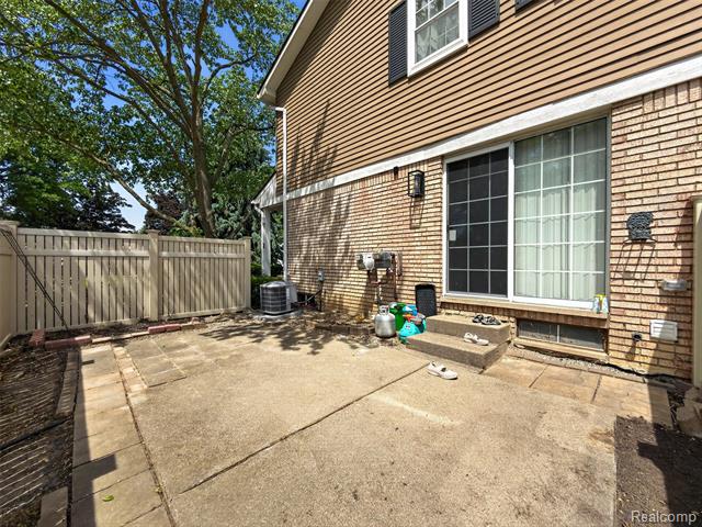 Builiding view twenty three for 20830 Glen Haven E, Northville, MI. 48167