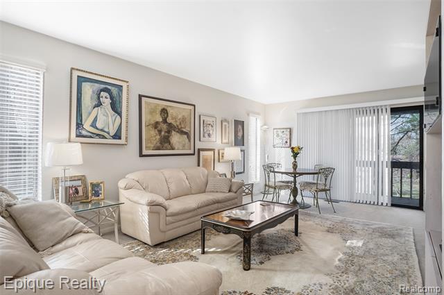 Builiding view eight for 2164 Bordeaux, West Bloomfield, MI. 48323