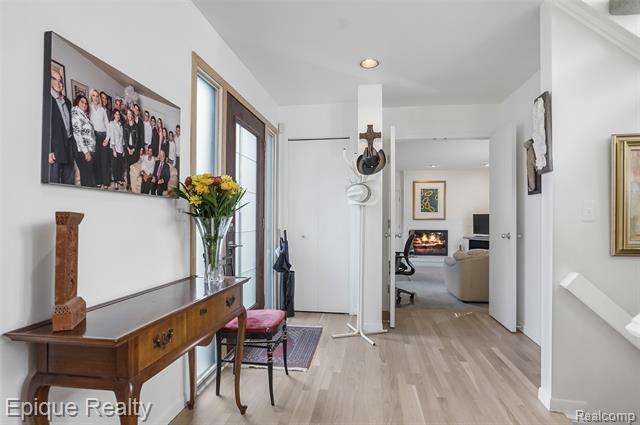 Builiding view five for 2164 Bordeaux, West Bloomfield, MI. 48323