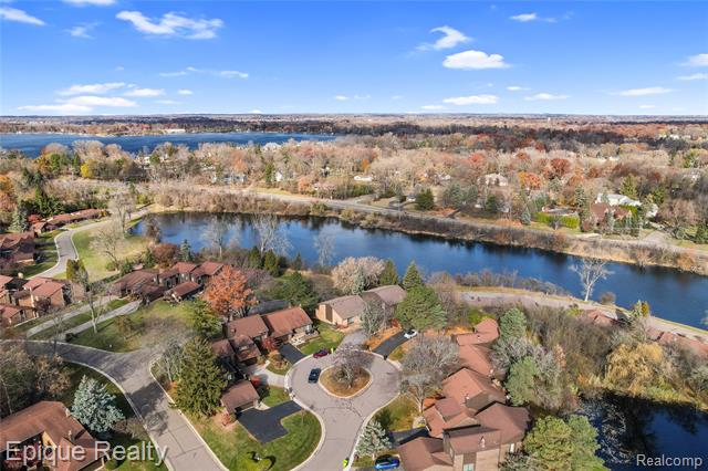 Builiding view forty one for 2164 Bordeaux, West Bloomfield, MI. 48323