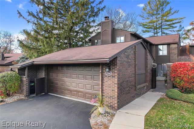 Builiding view one for 2164 Bordeaux, West Bloomfield, MI. 48323