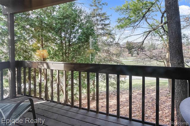 Builiding view ten for 2164 Bordeaux, West Bloomfield, MI. 48323