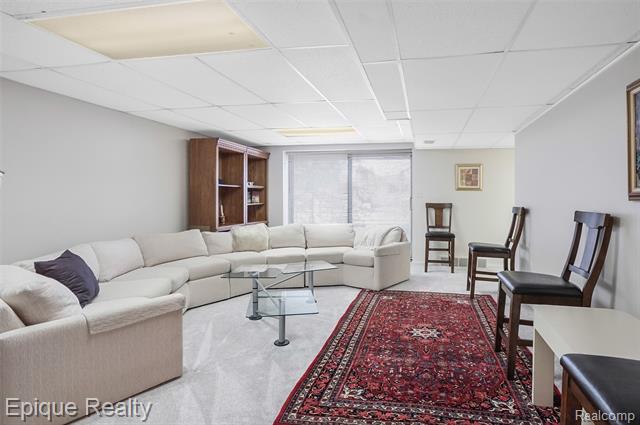 Builiding view thirty three for 2164 Bordeaux, West Bloomfield, MI. 48323