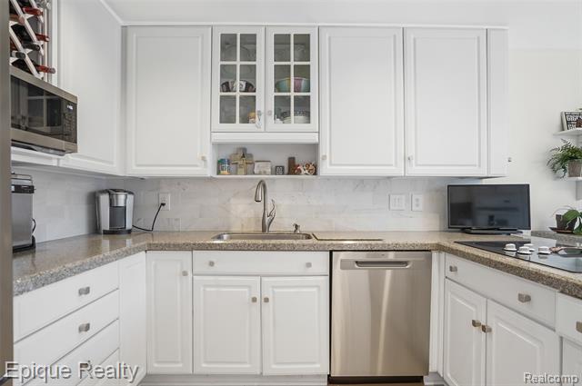 Builiding view twelve for 2164 Bordeaux, West Bloomfield, MI. 48323