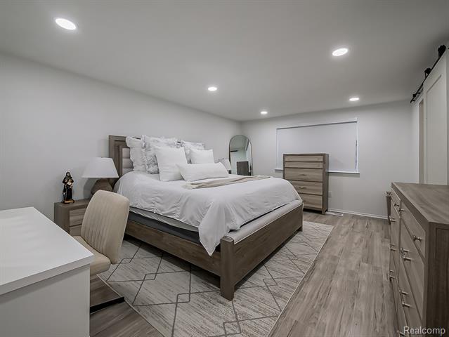 Builiding view twelve for 2957 Moon Lake, West Bloomfield, MI. 48323