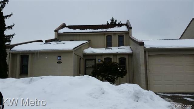 front view for 3054 Moon Lake Dr, West Bloomfield, Mi. 48323