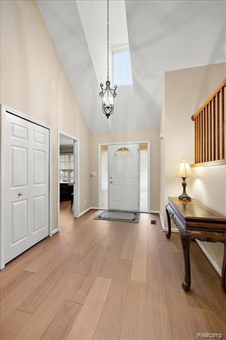 Builiding view eight for 228 Four Seasons, Lake Orion, MI. 48360