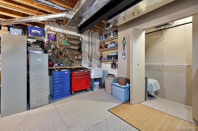 Builiding view forty four for 228 Four Seasons, Lake Orion, MI. 48360