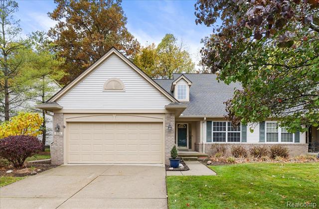 Builiding view one for 228 Four Seasons, Lake Orion, MI. 48360