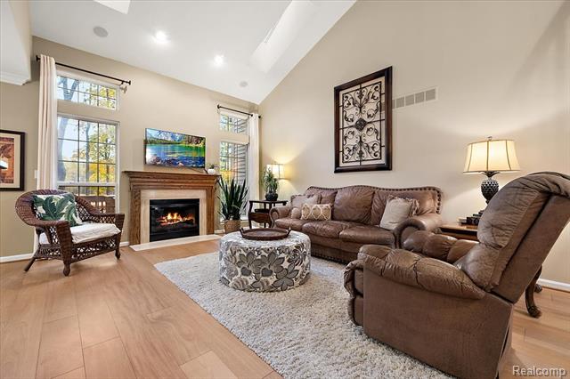 Builiding view ten for 228 Four Seasons, Lake Orion, MI. 48360