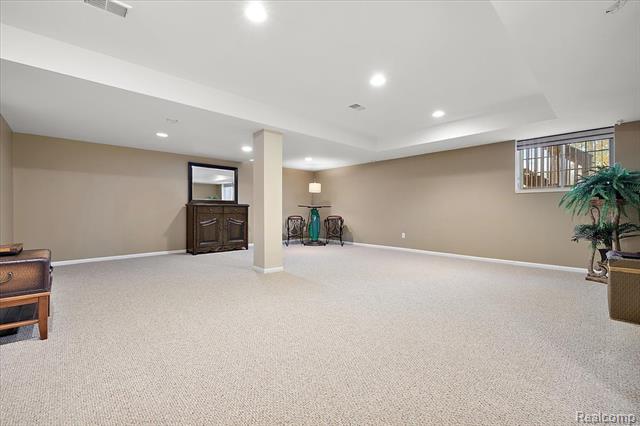 Builiding view thirty nine for 228 Four Seasons, Lake Orion, MI. 48360