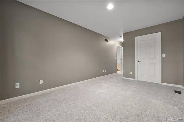 Builiding view thirty seven for 228 Four Seasons, Lake Orion, MI. 48360